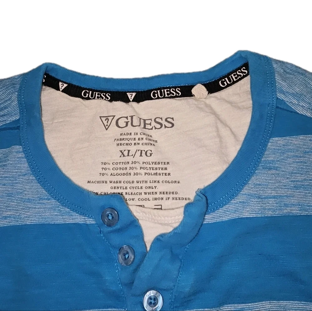 GUESS Shirt Mens Size XL Blue Striped Short Sleeve Henley Cotton Blend 90s Retro - Picture 2 of 3